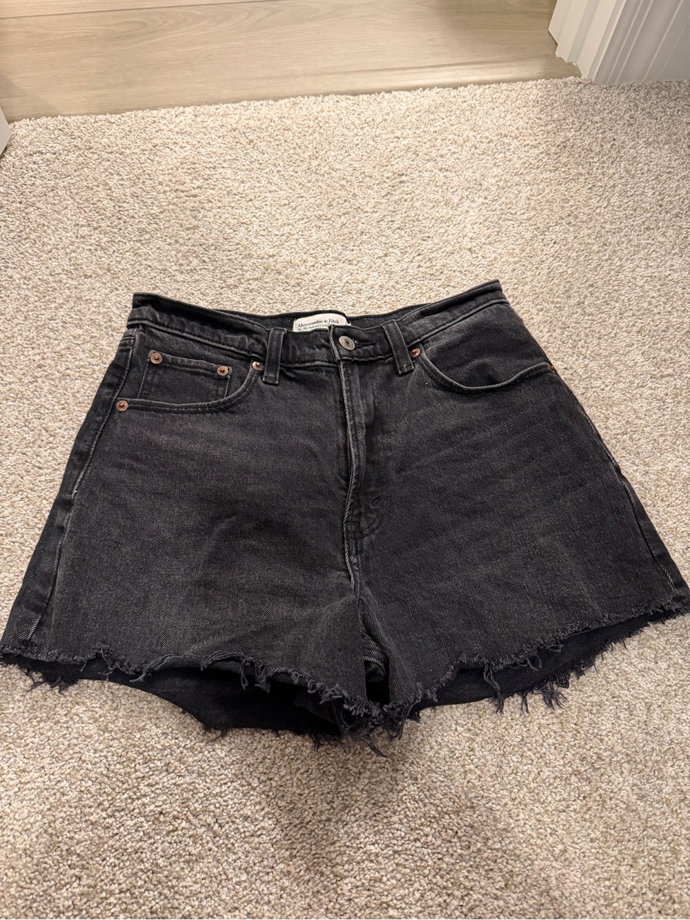 Abercrombie & Fitch Black 90s relaxed cutoff shorts